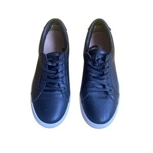 Kaanas Women’s Lace Up Black Leather Sneakers‎